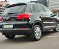 Чорний Фольксваген Тігуан, об'ємом двигуна 2 л та пробігом 150 тис. км за 18799 $, фото 5 на Automoto.ua