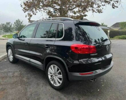 Черный Фольксваген Тигуан, объемом двигателя 2 л и пробегом 84 тыс. км за 2200 $, фото 3 на Automoto.ua