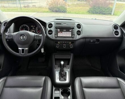 Чорний Фольксваген Тігуан, об'ємом двигуна 2 л та пробігом 145 тис. км за 12650 $, фото 12 на Automoto.ua