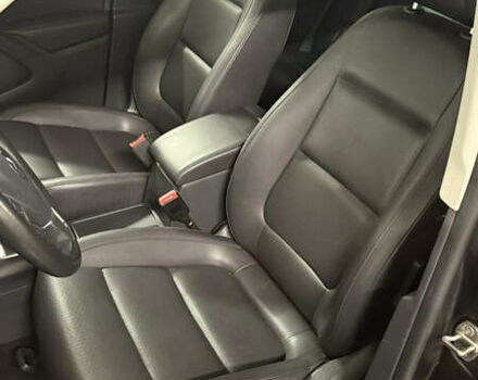 Черный Фольксваген Тигуан, объемом двигателя 1.98 л и пробегом 94 тыс. км за 12700 $, фото 14 на Automoto.ua