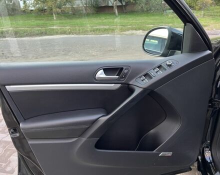 Черный Фольксваген Тигуан, объемом двигателя 2 л и пробегом 140 тыс. км за 13500 $, фото 13 на Automoto.ua