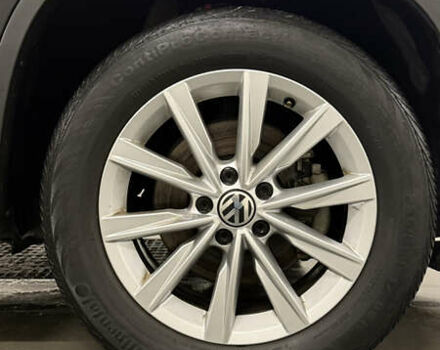 Черный Фольксваген Тигуан, объемом двигателя 1.98 л и пробегом 94 тыс. км за 12700 $, фото 24 на Automoto.ua