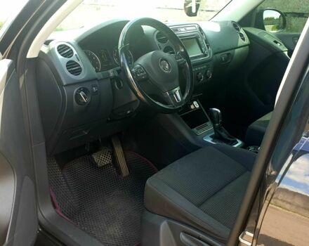 Черный Фольксваген Тигуан, объемом двигателя 2 л и пробегом 200 тыс. км за 11700 $, фото 6 на Automoto.ua