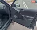 Черный Фольксваген Тигуан, объемом двигателя 2 л и пробегом 172 тыс. км за 12000 $, фото 16 на Automoto.ua