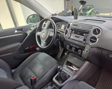 Черный Фольксваген Тигуан, объемом двигателя 1.4 л и пробегом 170 тыс. км за 8650 $, фото 10 на Automoto.ua