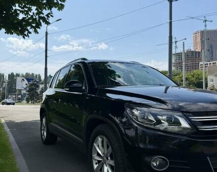 Черный Фольксваген Тигуан, объемом двигателя 2 л и пробегом 245 тыс. км за 17500 $, фото 4 на Automoto.ua