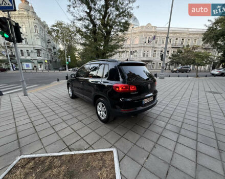 Черный Фольксваген Тигуан, объемом двигателя 1.98 л и пробегом 82 тыс. км за 12800 $, фото 2 на Automoto.ua