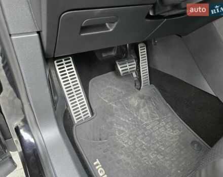 Чорний Фольксваген Тігуан, об'ємом двигуна 2 л та пробігом 169 тис. км за 13550 $, фото 13 на Automoto.ua