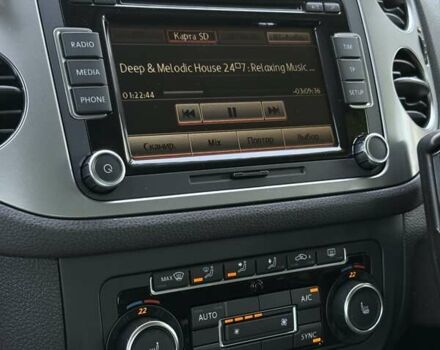 Черный Фольксваген Тигуан, объемом двигателя 2 л и пробегом 245 тыс. км за 17500 $, фото 22 на Automoto.ua