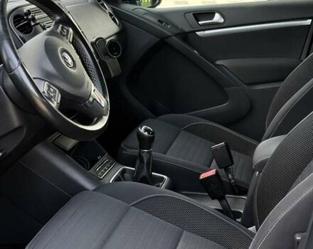 Черный Фольксваген Тигуан, объемом двигателя 2 л и пробегом 245 тыс. км за 17500 $, фото 21 на Automoto.ua