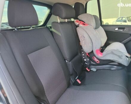 Чорний Фольксваген Тігуан, об'ємом двигуна 2 л та пробігом 255 тис. км за 13440 $, фото 8 на Automoto.ua