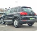 Чорний Фольксваген Тігуан, об'ємом двигуна 2 л та пробігом 150 тис. км за 18799 $, фото 4 на Automoto.ua