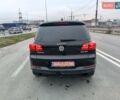 Черный Фольксваген Тигуан, объемом двигателя 2 л и пробегом 172 тыс. км за 12000 $, фото 6 на Automoto.ua