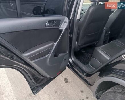 Черный Фольксваген Тигуан, объемом двигателя 2 л и пробегом 172 тыс. км за 12000 $, фото 11 на Automoto.ua