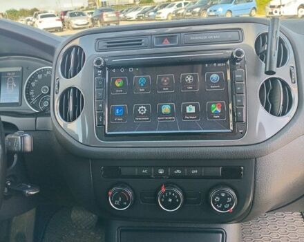 Чорний Фольксваген Тігуан, об'ємом двигуна 2 л та пробігом 255 тис. км за 13440 $, фото 3 на Automoto.ua