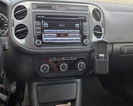 Черный Фольксваген Тигуан, объемом двигателя 1.4 л и пробегом 170 тыс. км за 8650 $, фото 11 на Automoto.ua