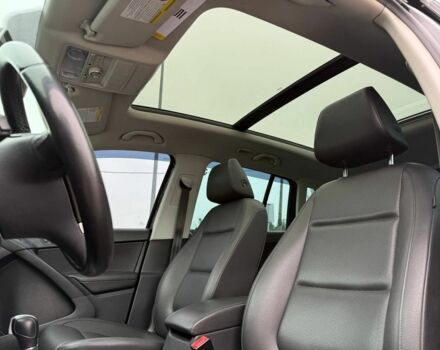 Чорний Фольксваген Тігуан, об'ємом двигуна 2 л та пробігом 145 тис. км за 12650 $, фото 20 на Automoto.ua