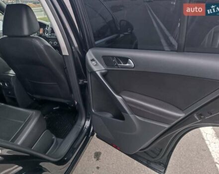 Черный Фольксваген Тигуан, объемом двигателя 2 л и пробегом 172 тыс. км за 12000 $, фото 13 на Automoto.ua