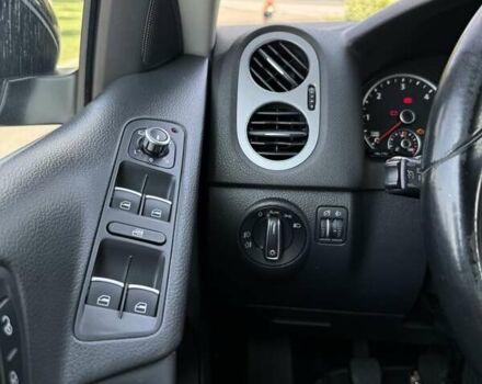 Черный Фольксваген Тигуан, объемом двигателя 2 л и пробегом 245 тыс. км за 17500 $, фото 24 на Automoto.ua