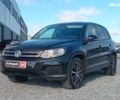Чорний Фольксваген Тігуан, об'ємом двигуна 2 л та пробігом 255 тис. км за 13440 $, фото 2 на Automoto.ua