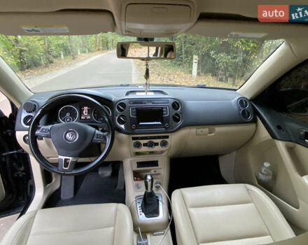 Черный Фольксваген Тигуан, объемом двигателя 1.98 л и пробегом 99 тыс. км за 16000 $, фото 5 на Automoto.ua