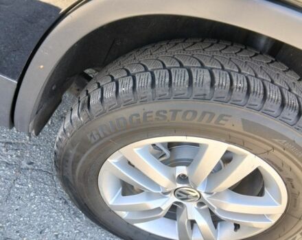 Черный Фольксваген Тигуан, объемом двигателя 2 л и пробегом 190 тыс. км за 12800 $, фото 3 на Automoto.ua