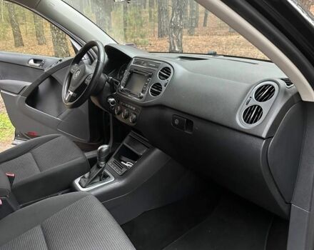 Черный Фольксваген Тигуан, объемом двигателя 2 л и пробегом 240 тыс. км за 12200 $, фото 6 на Automoto.ua