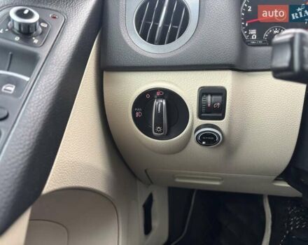 Черный Фольксваген Тигуан, объемом двигателя 2 л и пробегом 126 тыс. км за 14200 $, фото 13 на Automoto.ua