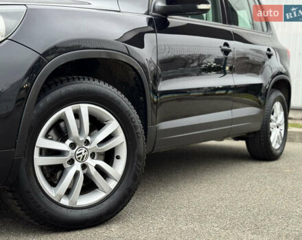 Черный Фольксваген Тигуан, объемом двигателя 1.98 л и пробегом 180 тыс. км за 11800 $, фото 4 на Automoto.ua