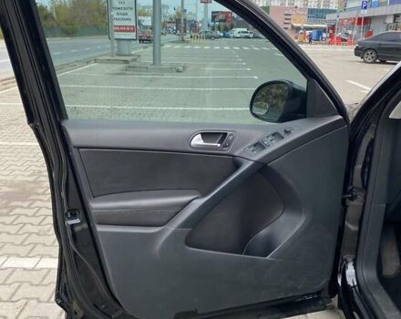 Черный Фольксваген Тигуан, объемом двигателя 1.98 л и пробегом 178 тыс. км за 12500 $, фото 15 на Automoto.ua