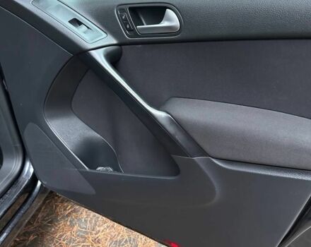 Черный Фольксваген Тигуан, объемом двигателя 2 л и пробегом 240 тыс. км за 12200 $, фото 8 на Automoto.ua