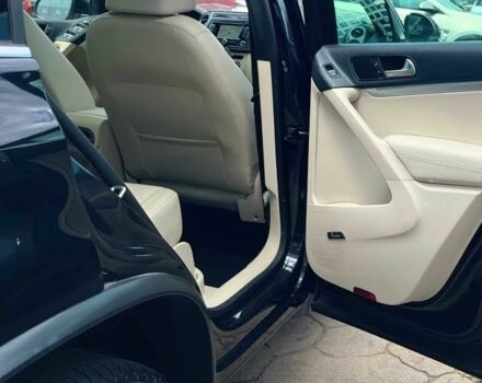 Черный Фольксваген Тигуан, объемом двигателя 2 л и пробегом 79 тыс. км за 2300 $, фото 13 на Automoto.ua