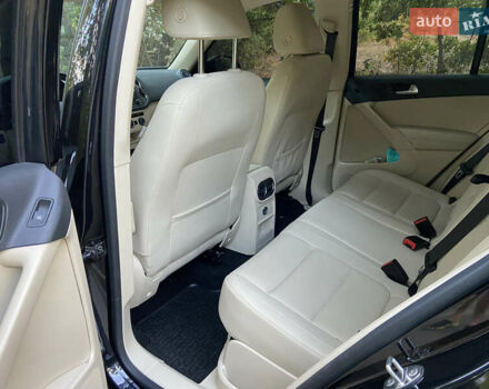 Черный Фольксваген Тигуан, объемом двигателя 1.98 л и пробегом 99 тыс. км за 16000 $, фото 3 на Automoto.ua