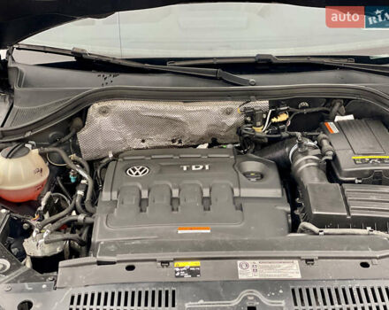 Чорний Фольксваген Тігуан, об'ємом двигуна 2 л та пробігом 223 тис. км за 16950 $, фото 56 на Automoto.ua