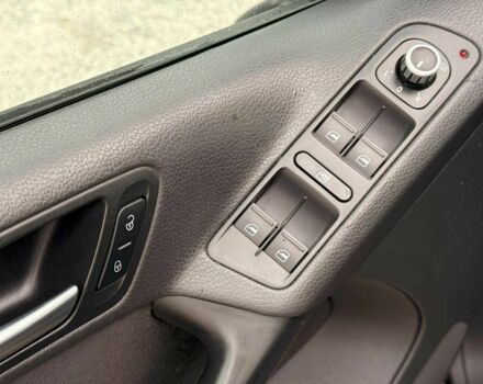 Черный Фольксваген Тигуан, объемом двигателя 2 л и пробегом 153 тыс. км за 10940 $, фото 13 на Automoto.ua