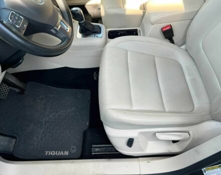 Чорний Фольксваген Тігуан, об'ємом двигуна 2 л та пробігом 74 тис. км за 4800 $, фото 9 на Automoto.ua