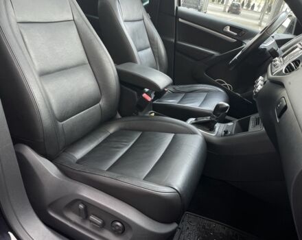 Чорний Фольксваген Тігуан, об'ємом двигуна 2 л та пробігом 166 тис. км за 13500 $, фото 23 на Automoto.ua