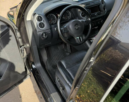 Черный Фольксваген Тигуан, объемом двигателя 2 л и пробегом 166 тыс. км за 16400 $, фото 13 на Automoto.ua