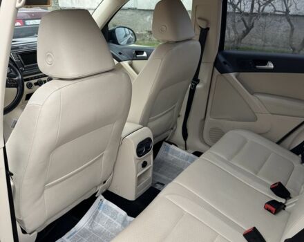 Черный Фольксваген Тигуан, объемом двигателя 2 л и пробегом 175 тыс. км за 13500 $, фото 9 на Automoto.ua