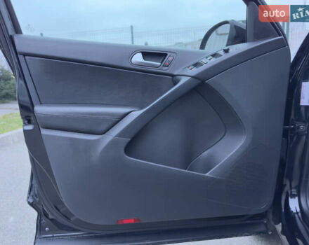 Черный Фольксваген Тигуан, объемом двигателя 1.98 л и пробегом 180 тыс. км за 11800 $, фото 27 на Automoto.ua