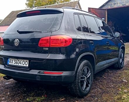 Чорний Фольксваген Тігуан, об'ємом двигуна 2 л та пробігом 145 тис. км за 11500 $, фото 4 на Automoto.ua