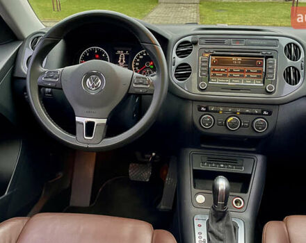Чорний Фольксваген Тігуан, об'ємом двигуна 2 л та пробігом 223 тис. км за 16950 $, фото 48 на Automoto.ua