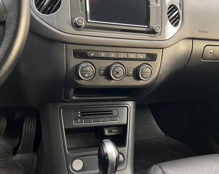 Чорний Фольксваген Тігуан, об'ємом двигуна 1.98 л та пробігом 174 тис. км за 12750 $, фото 25 на Automoto.ua