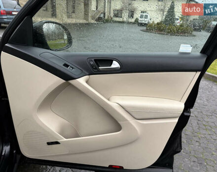 Черный Фольксваген Тигуан, объемом двигателя 1.98 л и пробегом 143 тыс. км за 12400 $, фото 31 на Automoto.ua