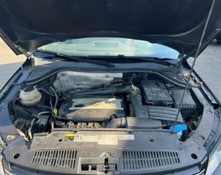 Чорний Фольксваген Тігуан, об'ємом двигуна 2 л та пробігом 74 тис. км за 4800 $, фото 14 на Automoto.ua