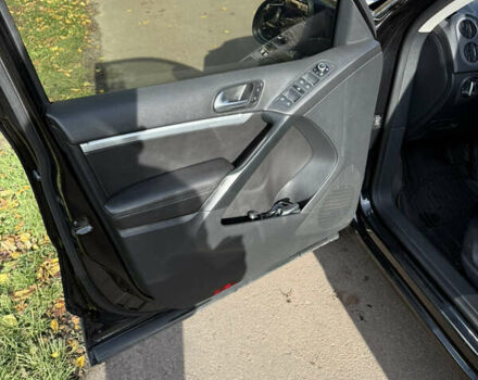 Черный Фольксваген Тигуан, объемом двигателя 2 л и пробегом 166 тыс. км за 16400 $, фото 14 на Automoto.ua