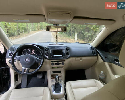 Черный Фольксваген Тигуан, объемом двигателя 1.98 л и пробегом 99 тыс. км за 16000 $, фото 6 на Automoto.ua