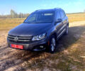 Чорний Фольксваген Тігуан, об'ємом двигуна 2 л та пробігом 287 тис. км за 12500 $, фото 2 на Automoto.ua