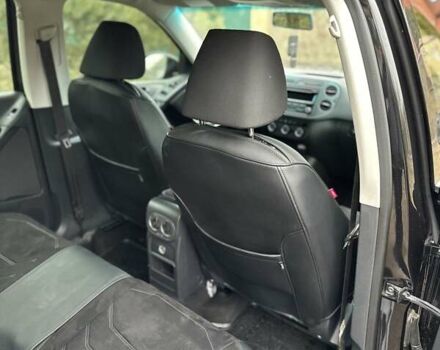 Черный Фольксваген Тигуан, объемом двигателя 1.98 л и пробегом 180 тыс. км за 12800 $, фото 4 на Automoto.ua