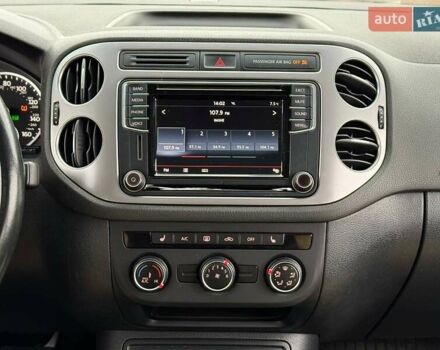 Чорний Фольксваген Тігуан, об'ємом двигуна 1.98 л та пробігом 125 тис. км за 13500 $, фото 26 на Automoto.ua